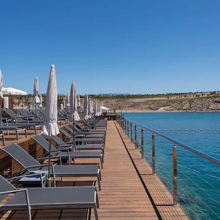 Beach Golf Marina
